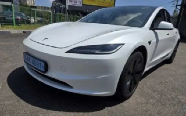 모델 3 RWD 테슬라 2024/06 40,424km